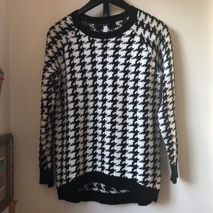 Kensie black and white houndstooth sweater.